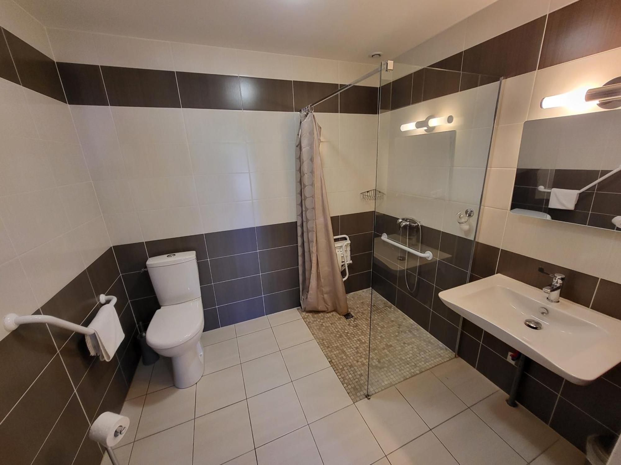 Auberge Des Lacs Bleus Clerac Ngoại thất bức ảnh
