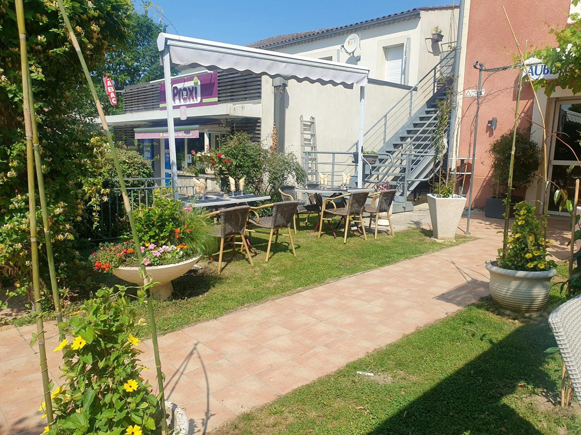 Auberge Des Lacs Bleus Clerac Ngoại thất bức ảnh